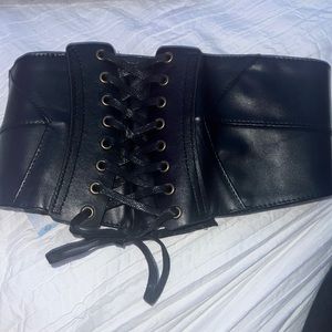 Belt corset